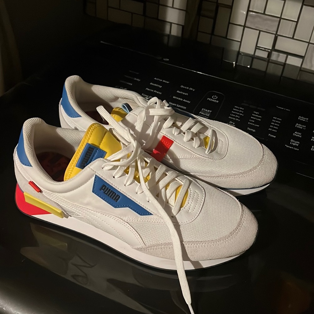 Puma limited Sneaker.Never worn I just don’t have the tag.Really sharp great buy